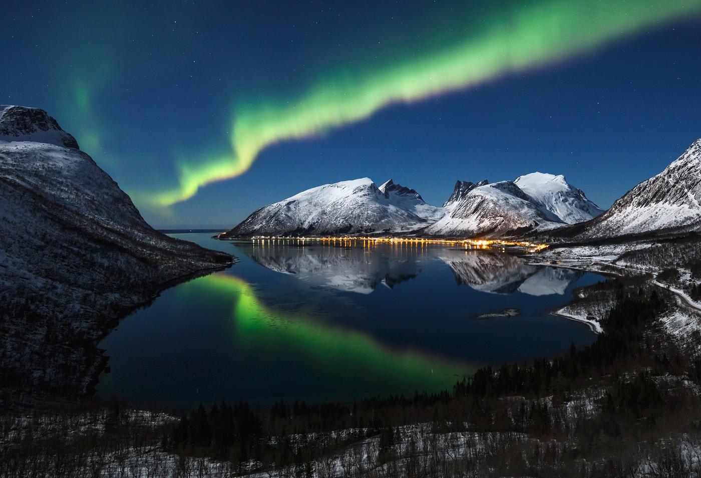 Star Destroyer - Northern lights above Bergsbotn, shot from a well ...